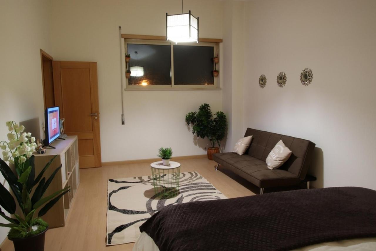 Quartos Confortaveis Em Casa Proximo Ao Mosteiro 바탈랴 외부 사진