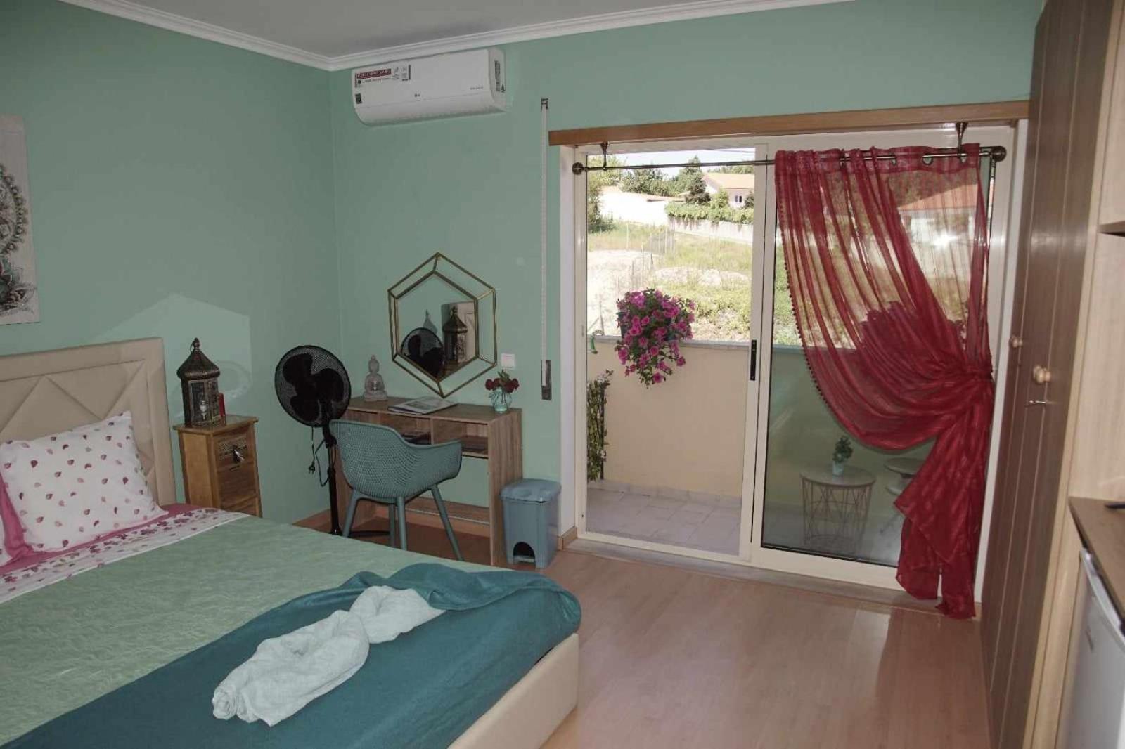 Quartos Confortaveis Em Casa Proximo Ao Mosteiro 바탈랴 외부 사진